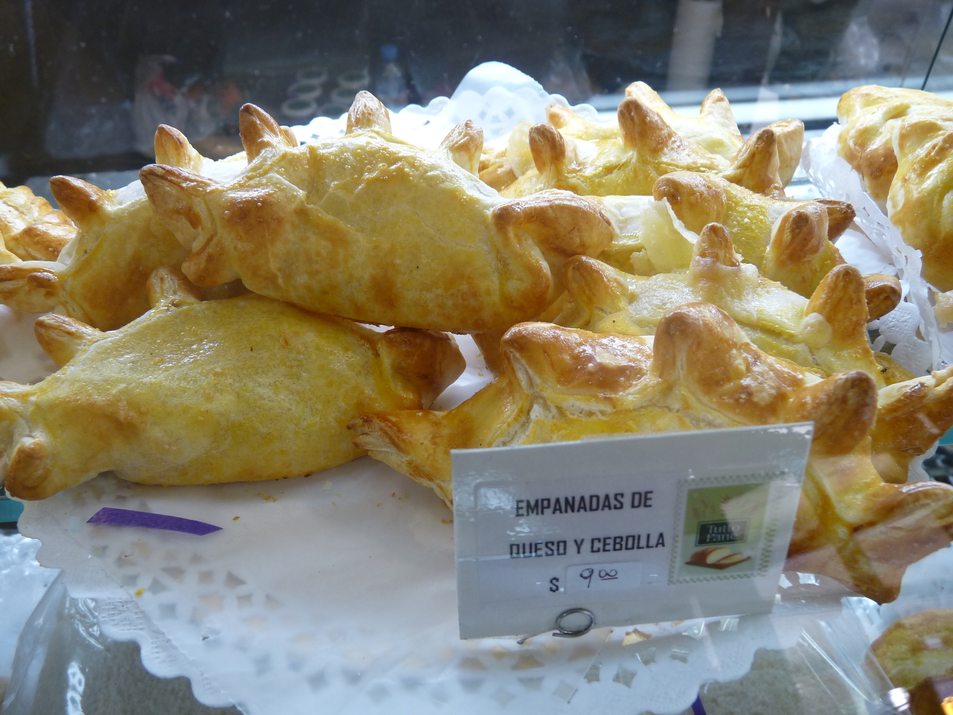 Οι empanadas μοιάζουν με τυρόπιτες.