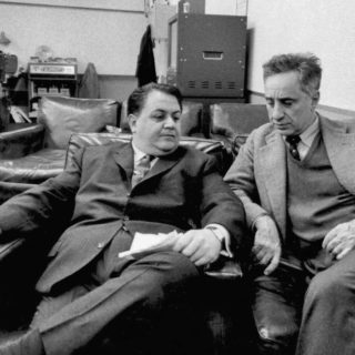 94 χρόνια μετά τη γέννηση του, ήταν τελικά αριστερός ή δεξιός ο Μάνος Χατζιδάκις;