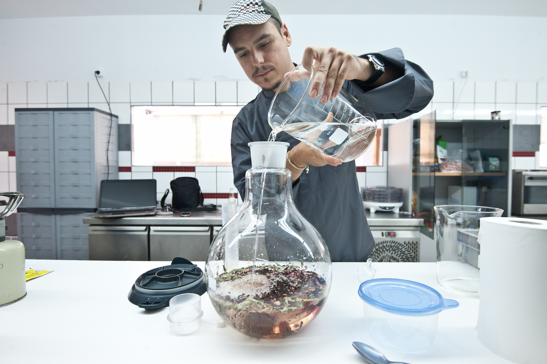 MOMIX BAR ERGASTIRIO