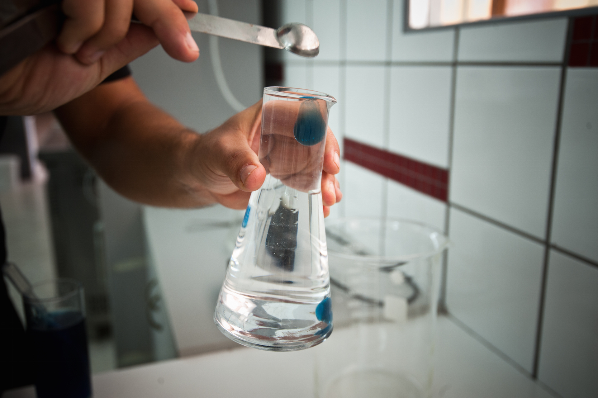 MOMIX BAR ERGASTIRIO