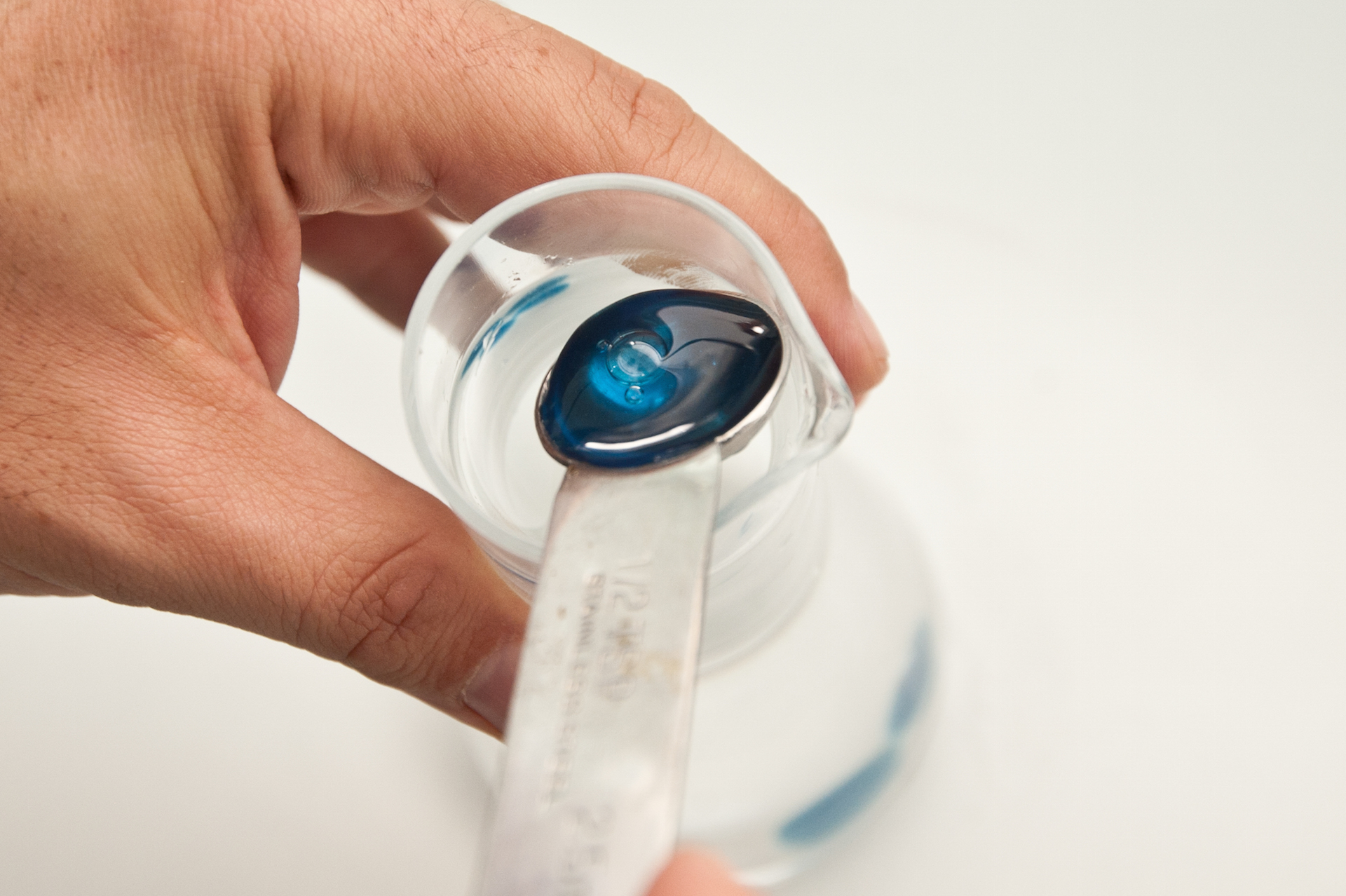 MOMIX BAR ERGASTIRIO