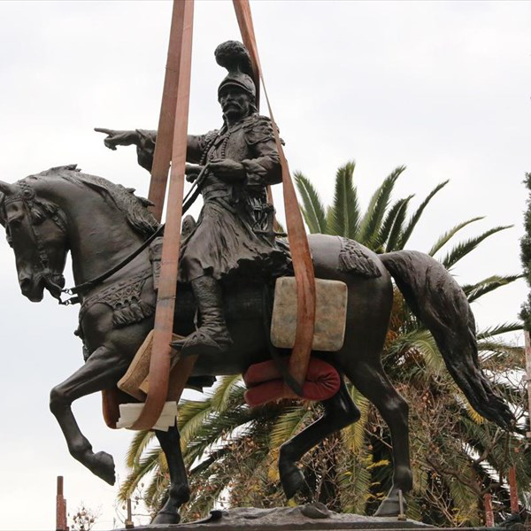 to-agalma-kolokotroni-nauplio-pali-thesi