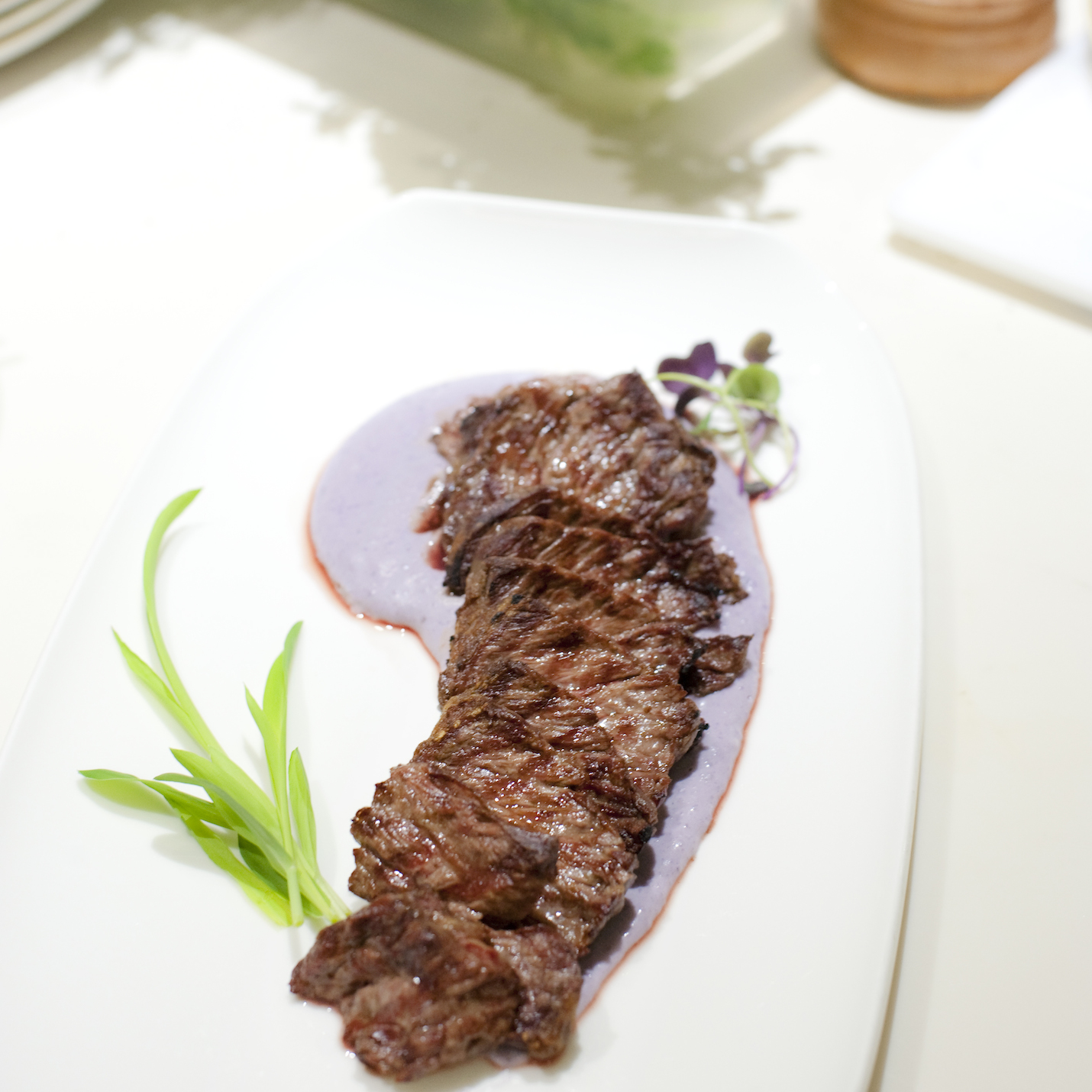 Ταλιάτα μόσχου με κρέμα από πατάτα Περού