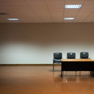 Με λαμβάνεις Κέντρο;