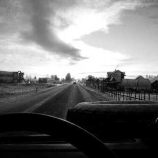 Λίγες θλιμμένες ανταύγειες είναι απαραίτητες  για να μείνει μια γιορτή στη μνήμη.