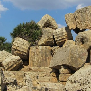 Σήμερα η ποίηση γιορτάζει… πάμε λοιπόν από την αρχή. 