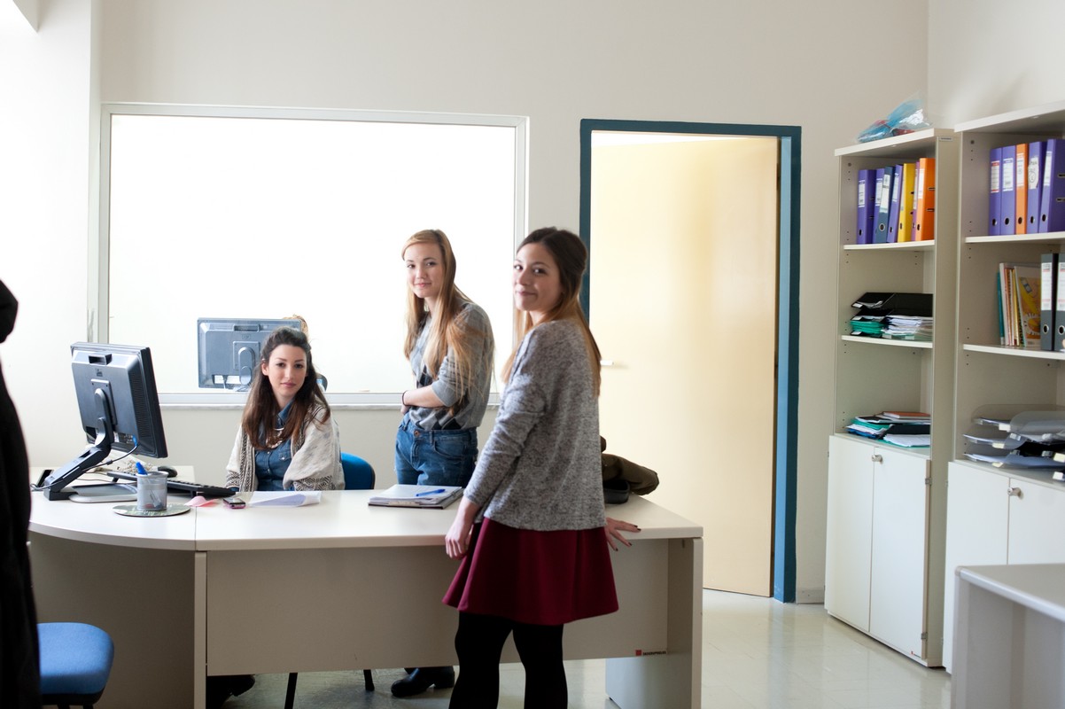 Φοιτήτριες που κάνουν την πρακτική τους άσκηση στο κέντρο ψυχικής υγείας