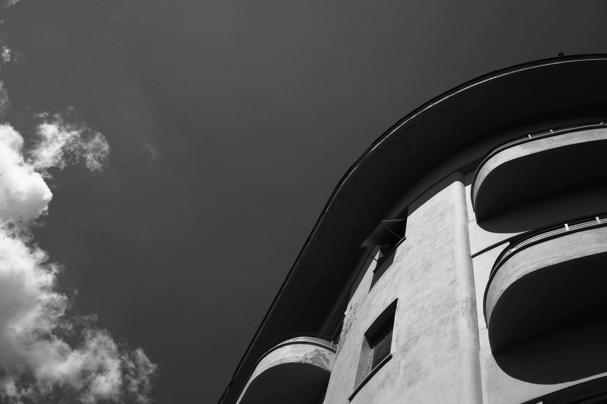 Πολυκατοικία του 1938 στη Φωκίωνος Νέγρη