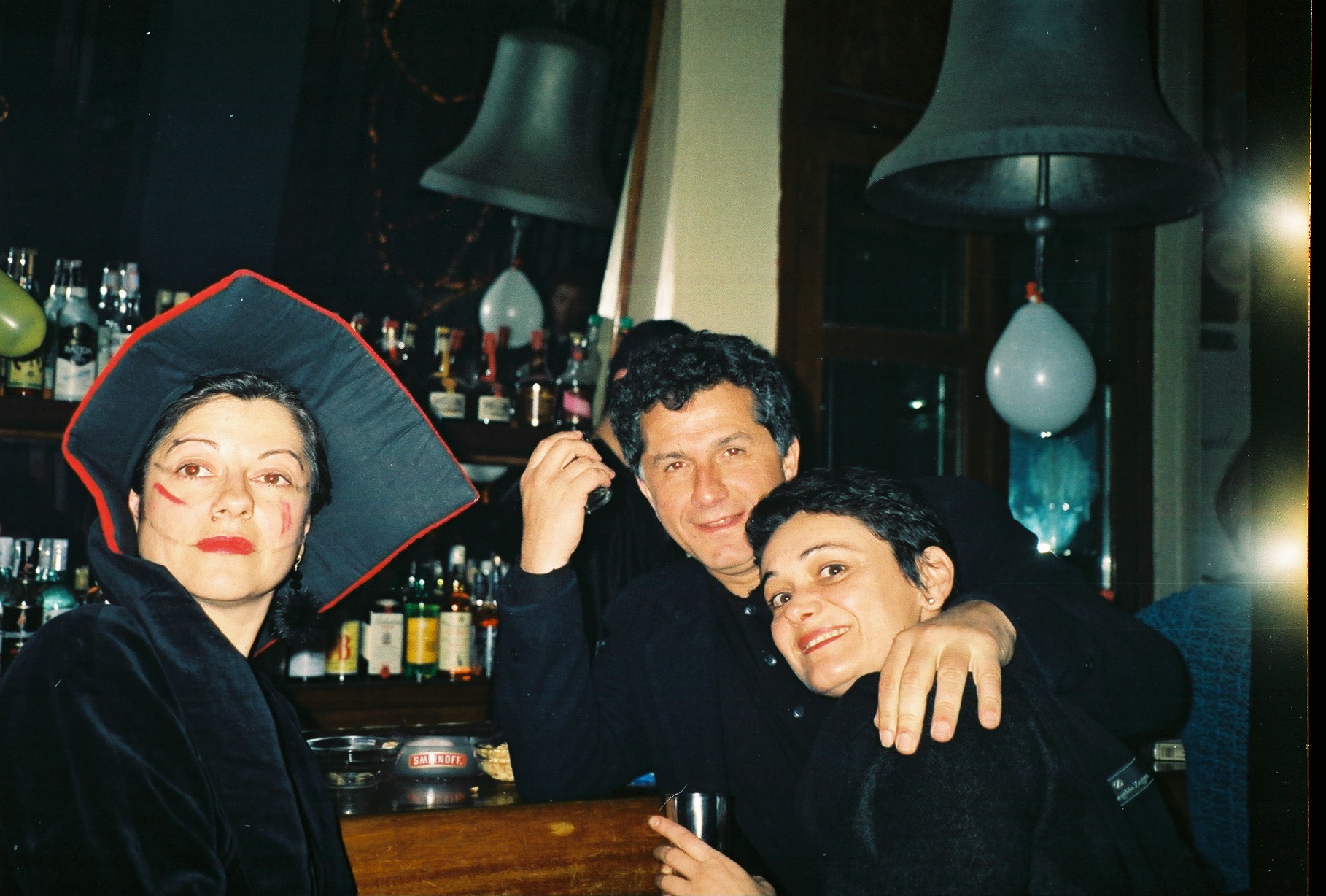 Θαμώνες, απόκριες 1994 στο BOOZE