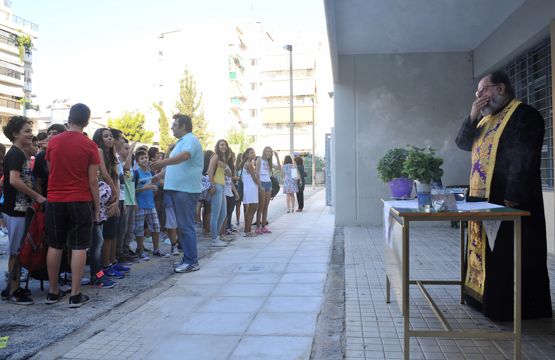 έναρξη νέα σχολική χρονιά αγιασμός μαθητής σχολείο μαθήτρια παιδεία δάσκαλος καθηγητής