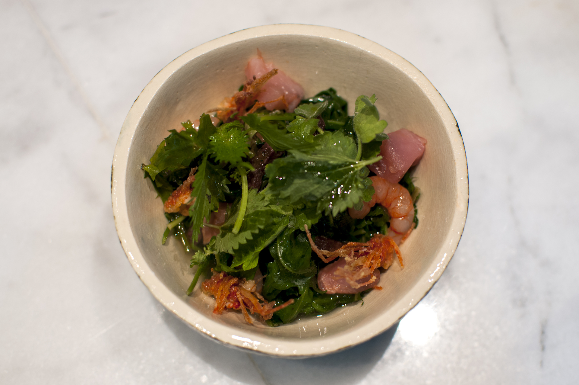 Σταμναγκάθι με σουτζούκι και γαρίδες