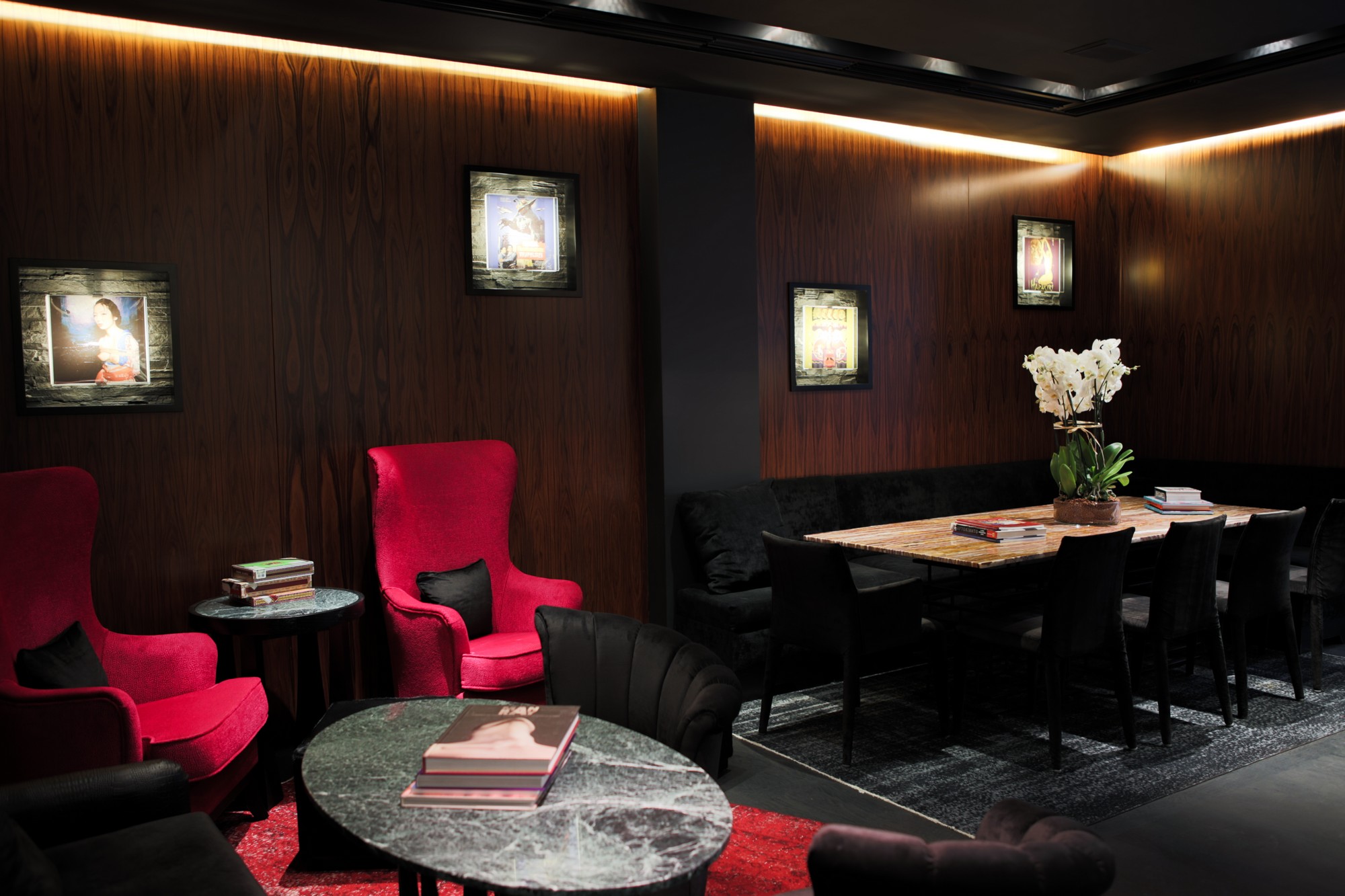 Από το Kiku της Δεινοκράτους.