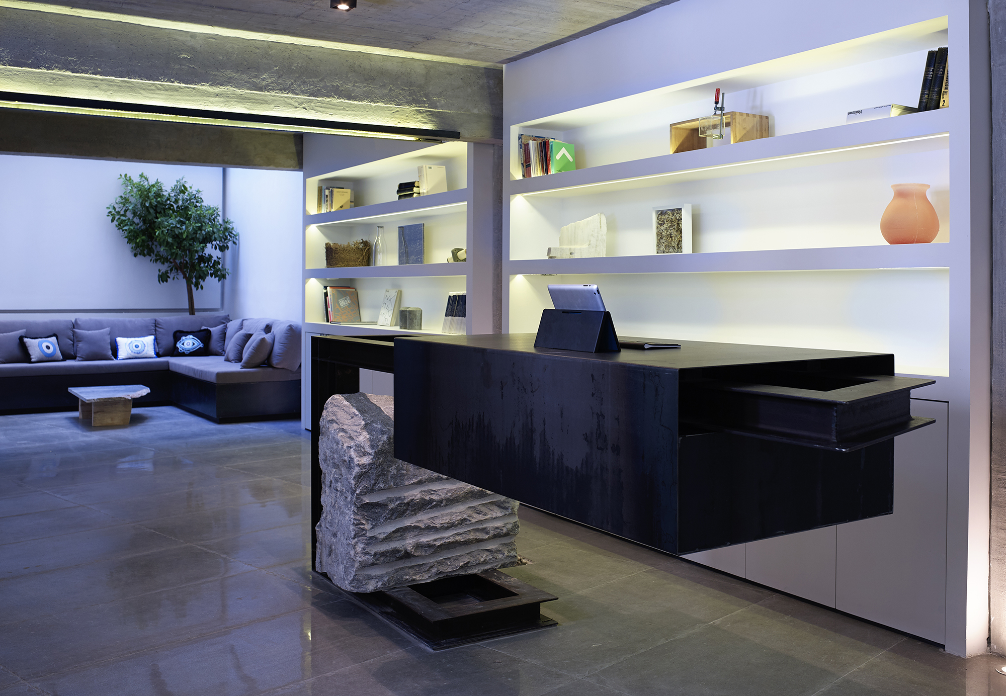 Innathens reception