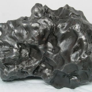 Στις 12 Φεβρουαρίου του 1947 ο μετεωρίτης Σικότε Άλιν πέφτει στα βουνά της Σιβηρίας