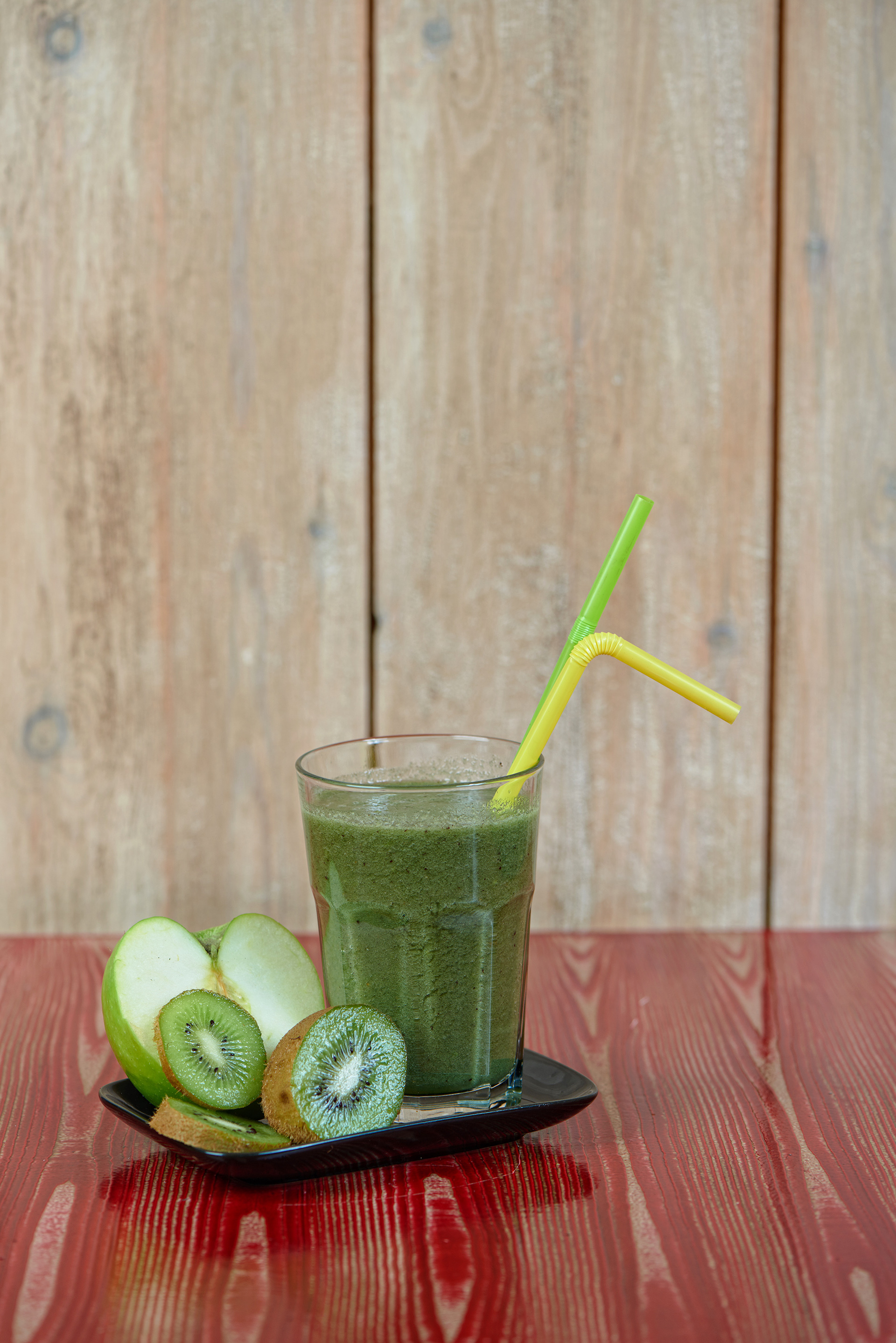 Hangover Juice με ακτινίδιο, πράσινο μήλο, σιταρόχορτο, χλωρέλλα και μέλι