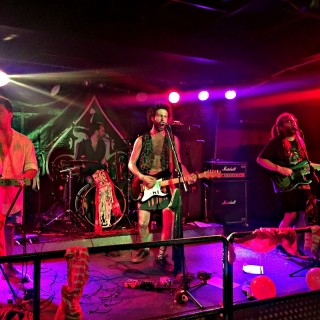 Μάθαμε από κάτι Σέξυ Χριστιανούς ότι στον παράδεισο παίζει μόνο Beatles