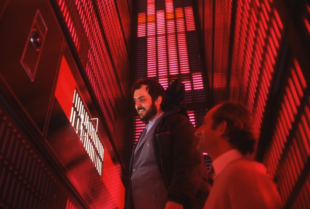 2001-a-space-odyssey-1968-019-behind-the-scenes-stanley-kubrick-inside-hal-shaft