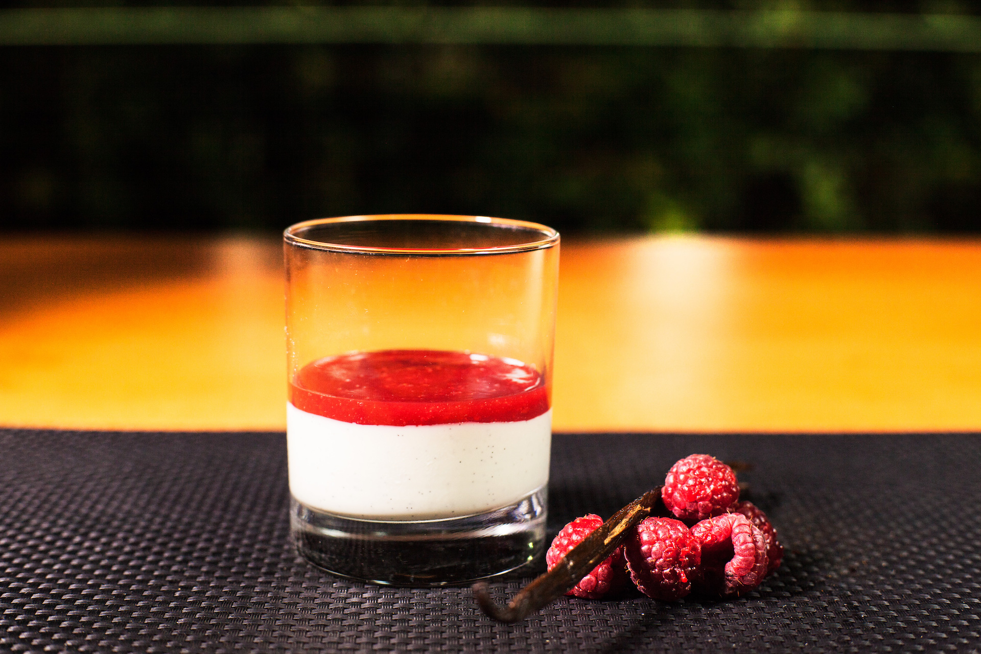 Πανακότα με φρούτα του δάσους