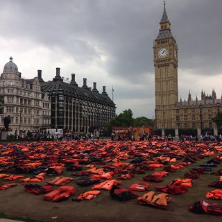 Ένα νεκροταφείο από σωσίβια
