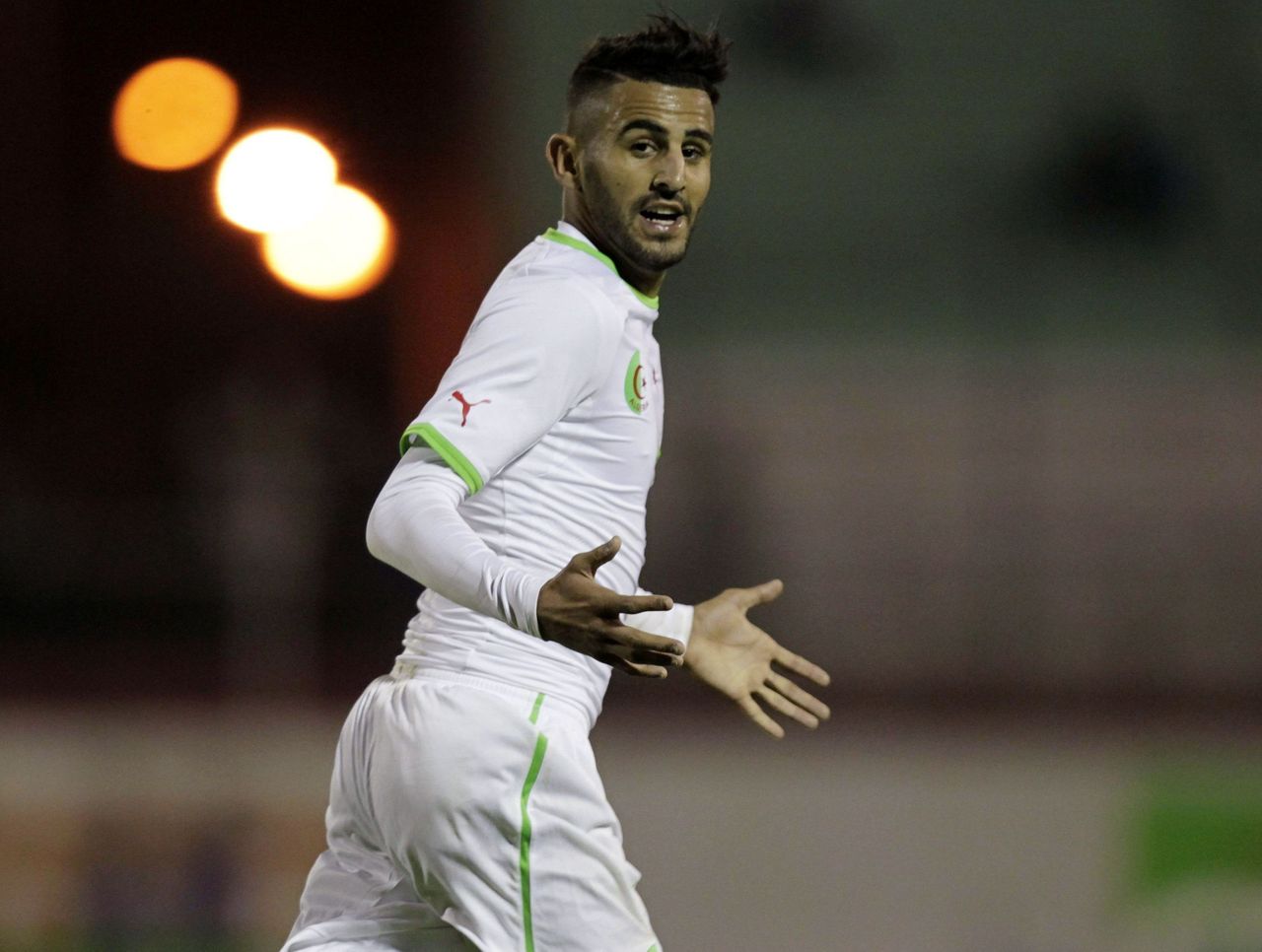 Από τους ποδοσφαιριστές .