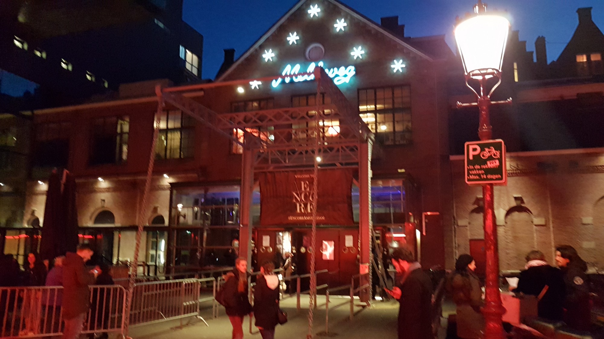 Το Melkweg απέξω. 