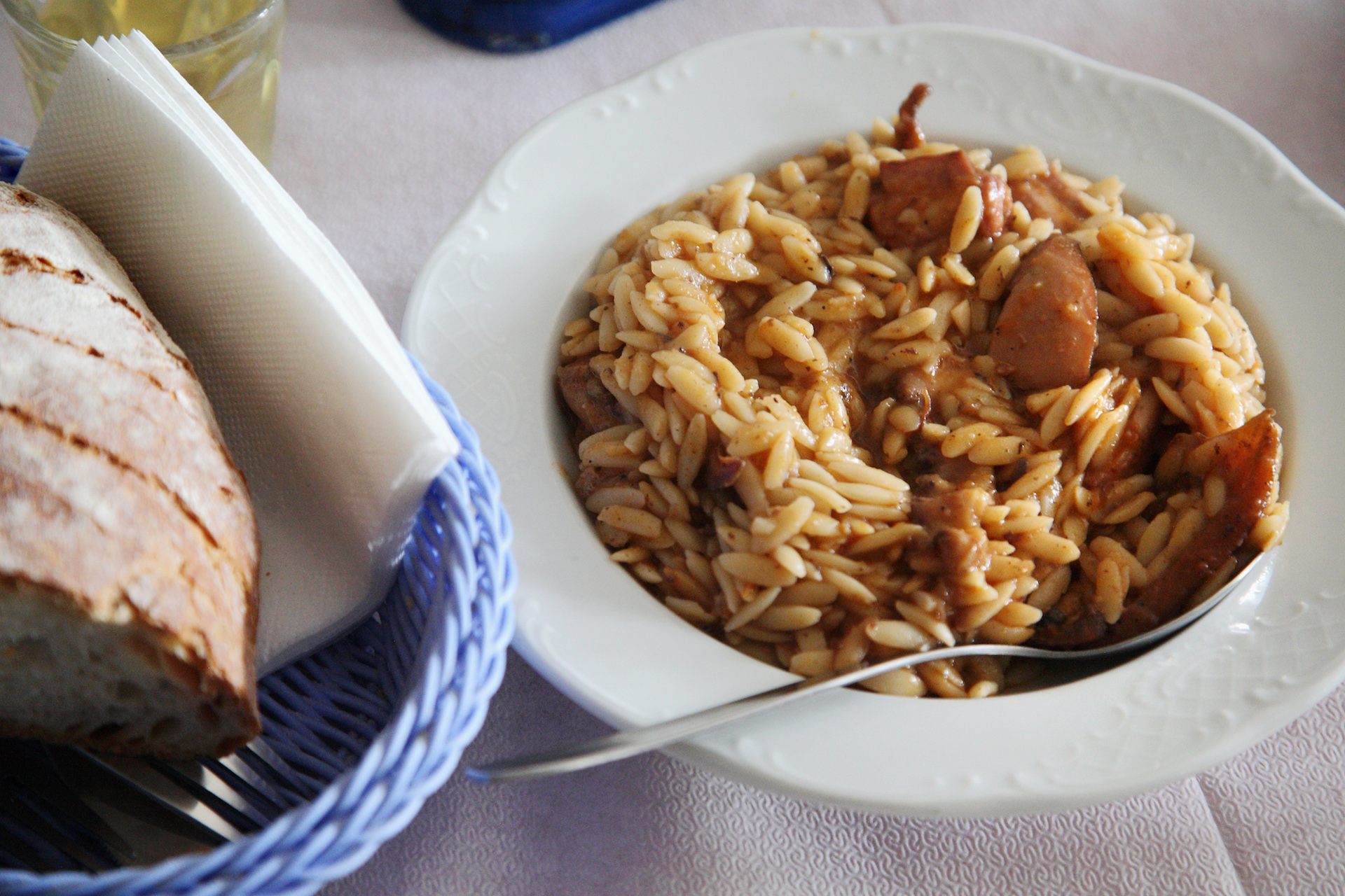 Old Greek traditional tavern Leloudas at Votanikos neighborhood, Athens, Greece, February 2017 / Ταβέρνα Λελούδας στον Βοτανικό, Αθήνα, Φεβρουάριος 2017