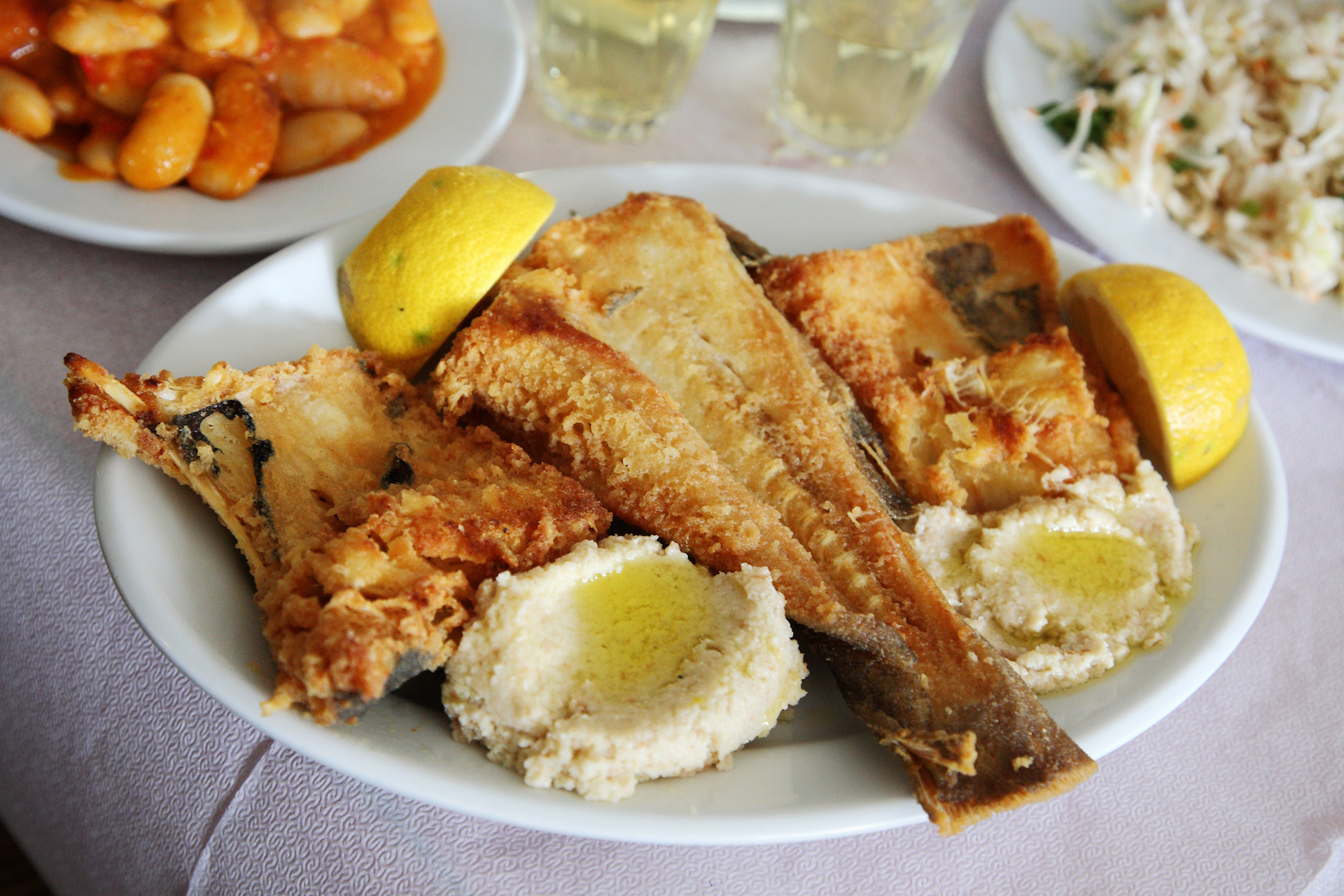 Old Greek traditional tavern Leloudas at Votanikos neighborhood, Athens, Greece, February 2017 / Ταβέρνα Λελούδας στον Βοτανικό, Αθήνα, Φεβρουάριος 2017