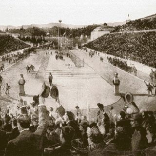 Στις 29 Μαρτίου του 1896 ο Σπύρος Λούης κερδίζει στον πρώτο σύγχρονο Μαραθώνιο