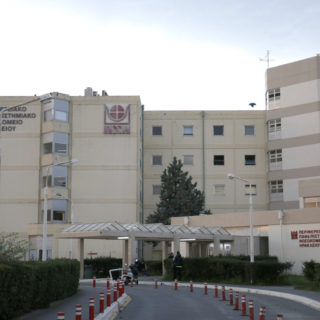 Σε κρίσιμη κατάσταση η 3χρονη που βρέθηκε σε πισίνα ξενοδοχείου στη Ρόδο