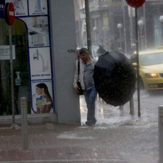 Έκτακτο δελτίο επιδείνωσης καιρού: Βροχές, καταιγίδες και χαλάζι το επόμενο 48ωρο