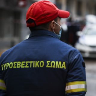 Καταστράφηκε το εργοστάσιο πλαστικών στο Μενίδι [ΒΙΝΤΕΟ]
