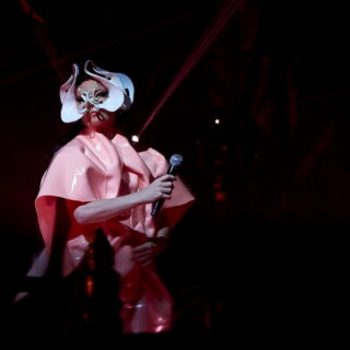 Η Björk γιόρτασε τα γενέθλιά της περιγράφοντας τις αγωγές που κατέθεσε κατά του ισλανδικού κράτους