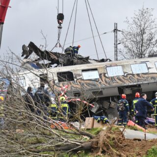 Τέμπη: Αντίστροφη μέτρηση για την εκταφή των θυμάτων - Πόσοι συγγενείς υπέβαλαν αίτημα