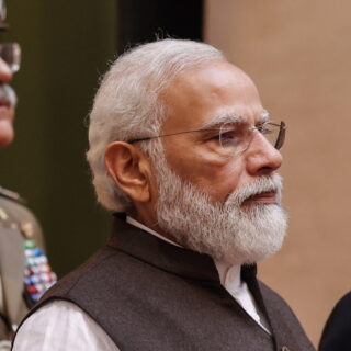 Ινδία: Ανακλήθηκε η επιβολή εφαρμογής κυβερνοασφάλειας στα κινητά τηλέφωνα