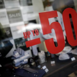 Ξεκινούν σήμερα οι χειμερινές εκπτώσεις 2026