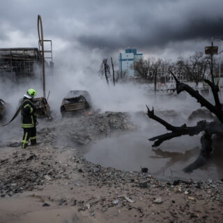 Ουκρανία: Ένας νεκρός και 15 τραυματίες στη ρωσική επιδρομή στο Κίεβο