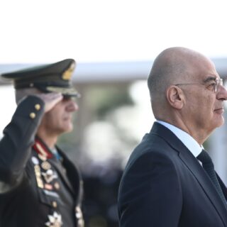 Η Ελλάδα στέλνει δύο φρεγάτες και F-16 στην Κύπρο