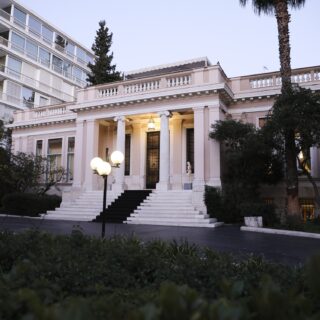 Αντιπροσωπεία αγροτών έφτασε στο Μέγαρο Μαξίμου