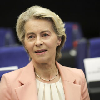 Πρόταση δανείου 90 δισ. ευρώ στην Ουκρανία παρουσίασε η Ευρωπαϊκή Επιτροπή