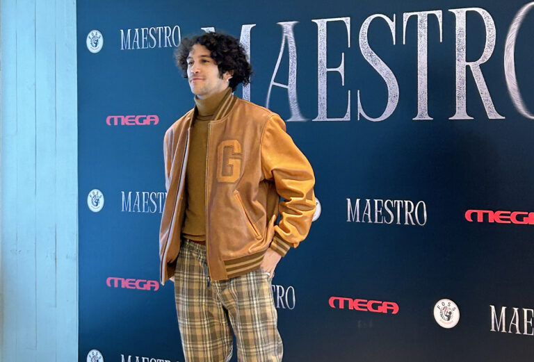 maestro in blue