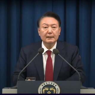 Νότια Κορέα: Ζητήθηκε η θανατική ποινή για τον πρώην πρόεδρο Γιουν