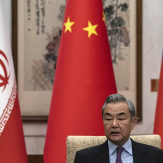 Η Κίνα υποστηρίζει το Ιράν, αλλά τα συμφέροντά της επιβάλλουν σύνεση