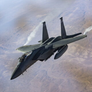 Οι ΗΠΑ αποσύρουν προσωπικό από αεροπορική βάση στο Κατάρ