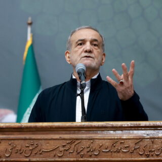 Το Ιράν απαντά στον Τραμπ: «Είμαστε έτοιμοι και για πόλεμο και για διάλογο»