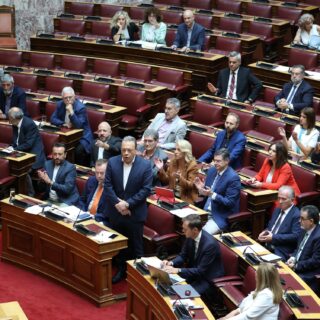 ΣΥΡΙΖΑ: Αίτημα για άμεση συνεδρίαση στη Βουλή για τα ΕΛΤΑ
