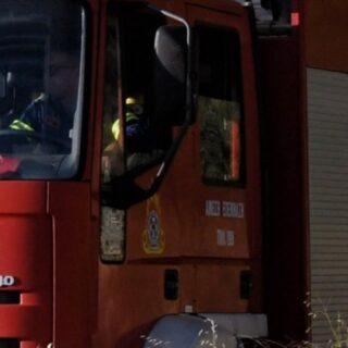 Αυλίδα : Έκτακτα μέτρα από την Περ. Στερεάς Ελλάδας για τους καπνούς από τη φωτιά στο εργοστάσιο πλαστικών