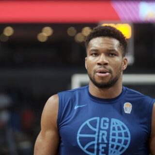 Γιάννης Αντετοκούνμπο και Αλπερέν Σενγκούν βάζουν τέλος στην «κόντρα» τους