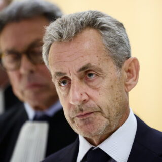 Γαλλία: Το Ανώτατο Δικαστήριο επικύρωσε την καταδίκη του Σαρκοζί