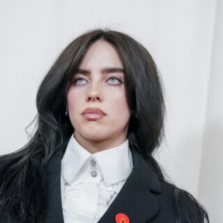 Η Billie Eilish «στόλισε» τους δισεκατομμυριούχους στα WSJ Awards