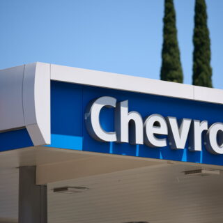 Υδρογονάνθρακες: Έπεσαν οι υπογραφές για τα θαλάσσια οικόπεδα Κρήτης και Πελοποννήσου